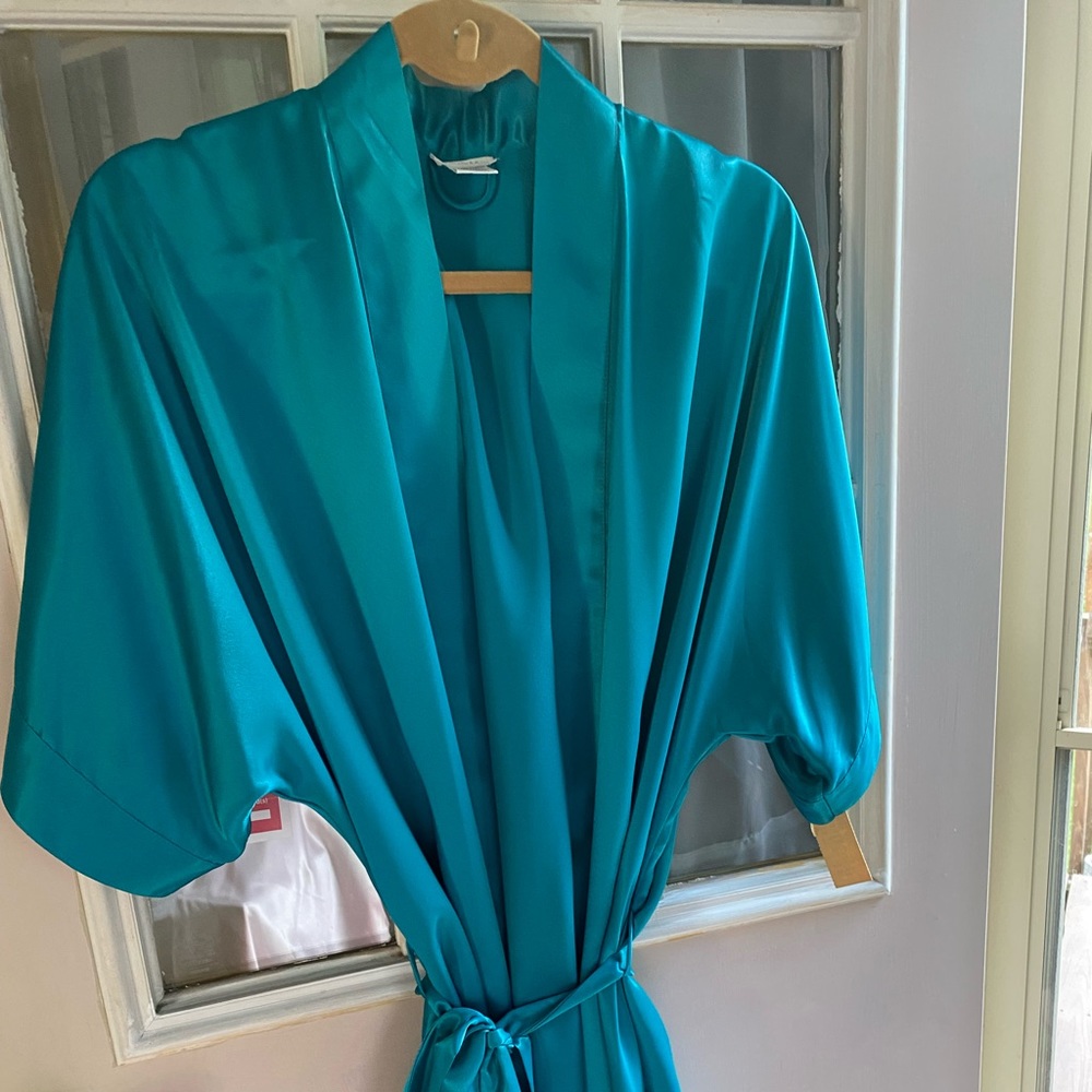Laura Adam’s Satin Robe-one size